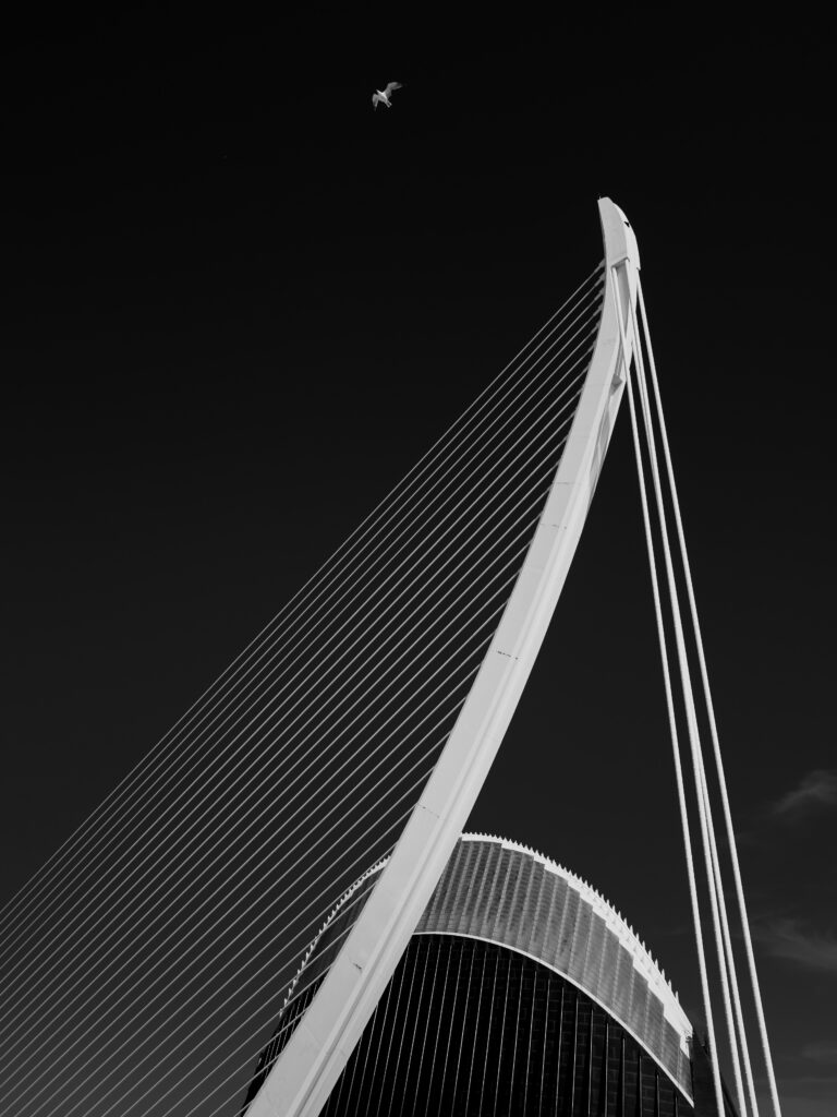 Minimalist Black and White Bridge Wallpaper - Modern Architectural Design