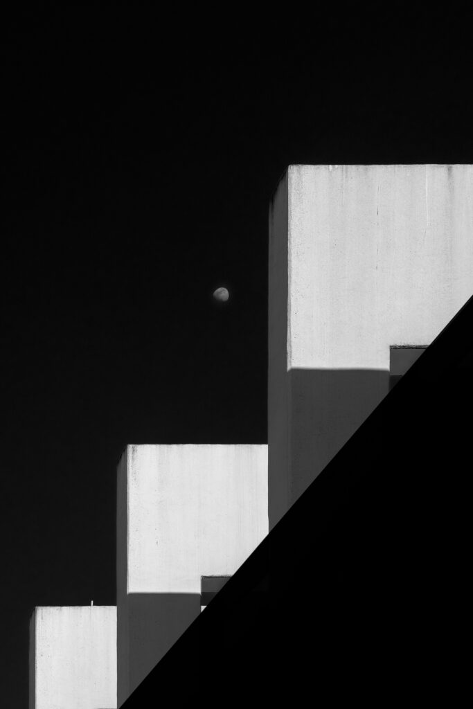 Minimalist Black and White Wallpaper: Geometric Building Structures