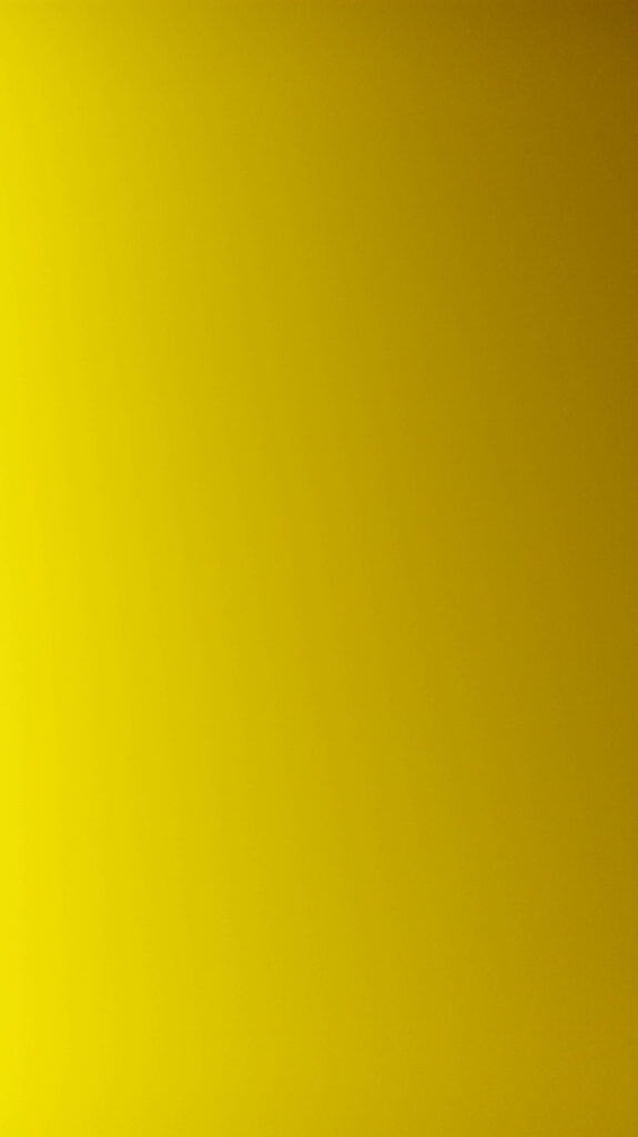 Minimalistic Yellow & Gold Gradient Wallpaper Background for Phones