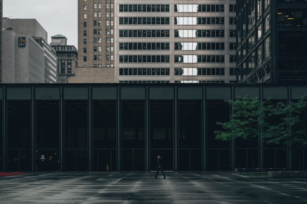 Modern Architectural Wallpaper: Sleek Buildings & Urban Design