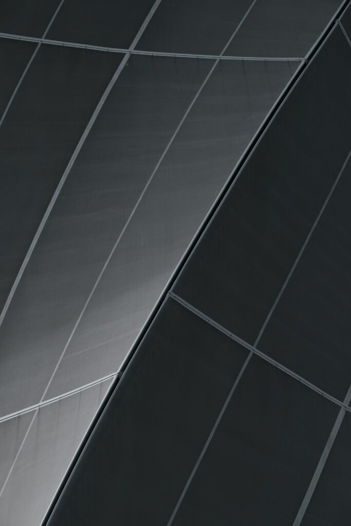 Sleek Modern Wallpaper: Curved Lines & Black Tones Background