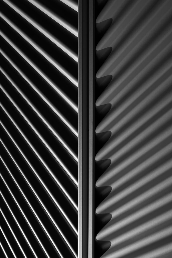 Striking Black and White Diagonal Stripes Wallpaper | Modern Background