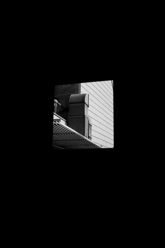 Monochrome Wallpaper: Black & White Modern Architecture Art