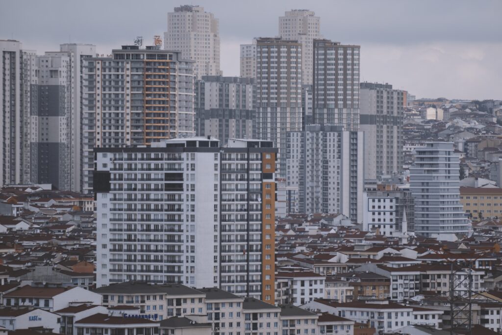 Modern Cityscape Wallpaper: Urban High-Rise & Artistic Architecture
