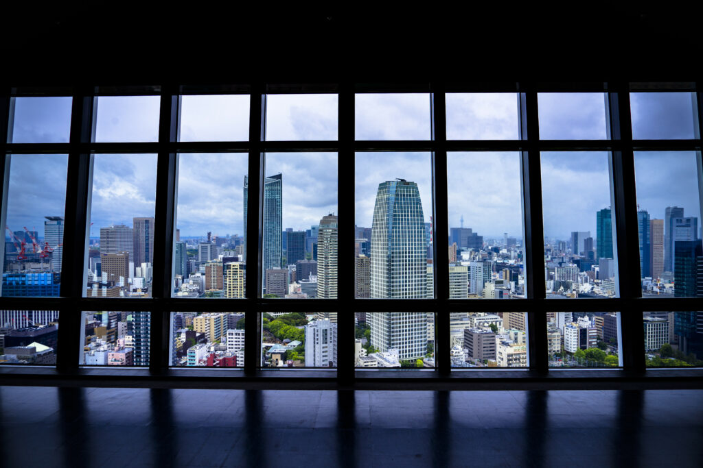 Panoramic Modern Cityscape Wallpaper - Serene Urban View