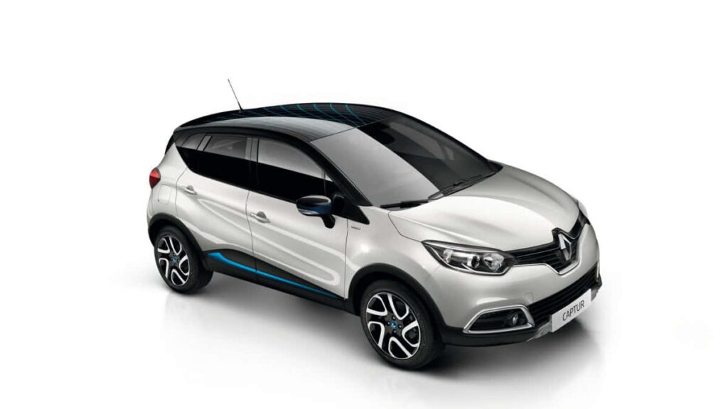 Modern Elegance: Renault Captur Crossover Wallpaper Background
