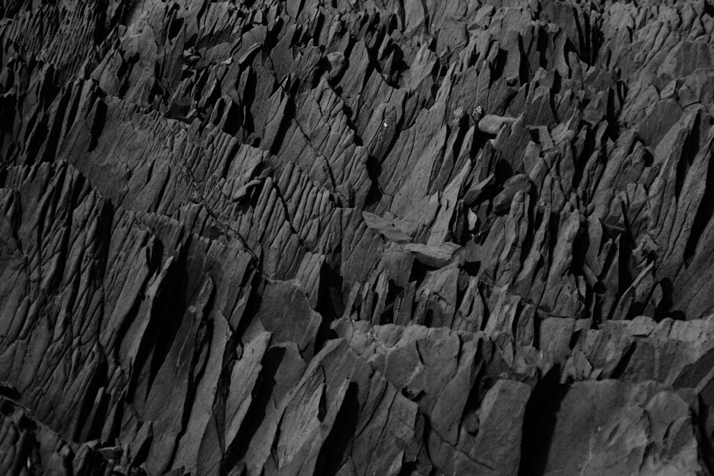 Modern Grey Texture Wallpaper: Rugged Rock-Inspired Background