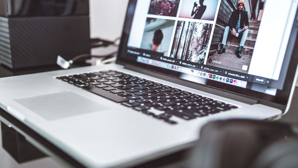 Modern Laptop Wallpaper: Sleek Design & Image Gallery Display