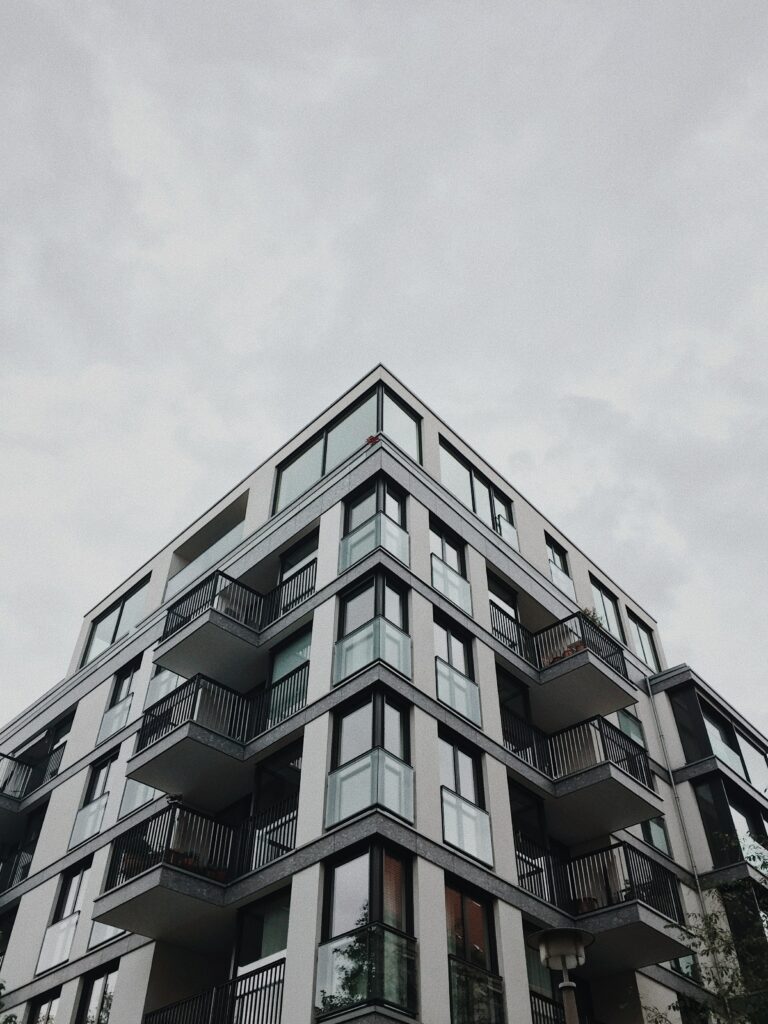 Modern Building Wallpaper: Striking Facade & Minimalist Design