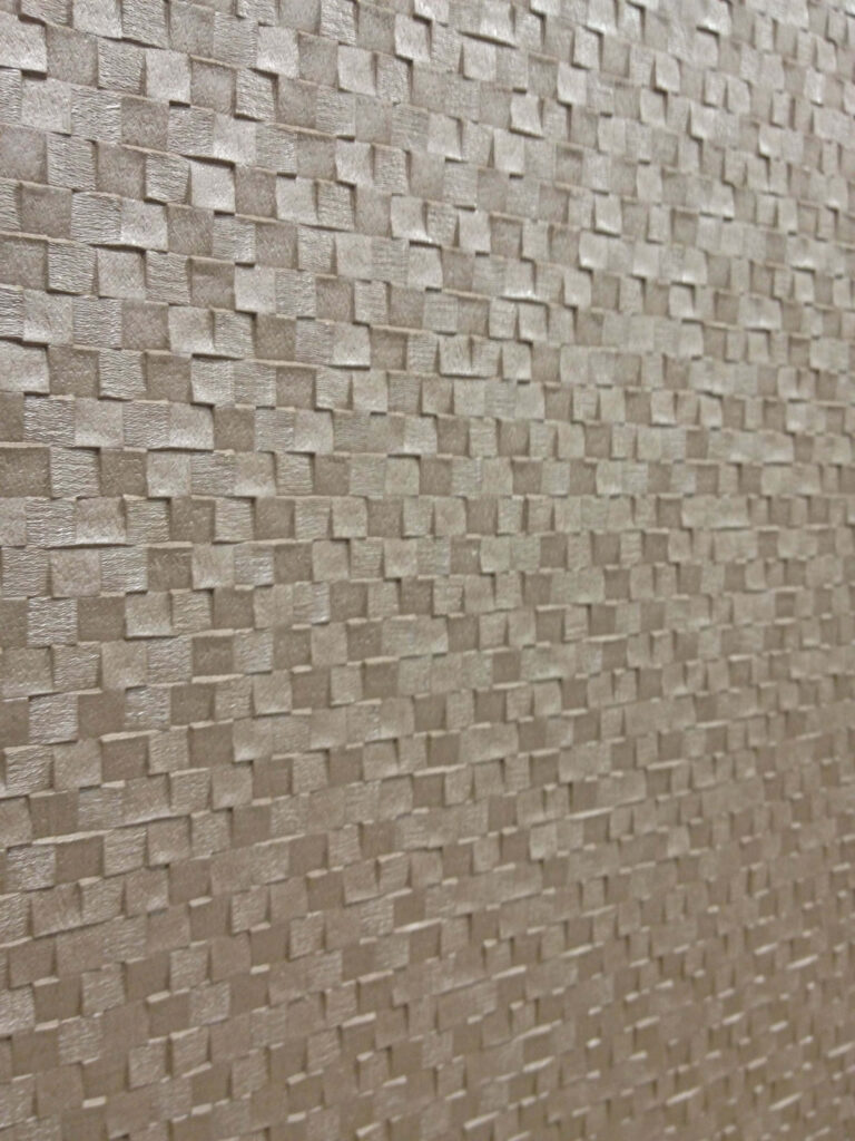 Modern Textured Silver Wallpaper with Elegant Geometric Design