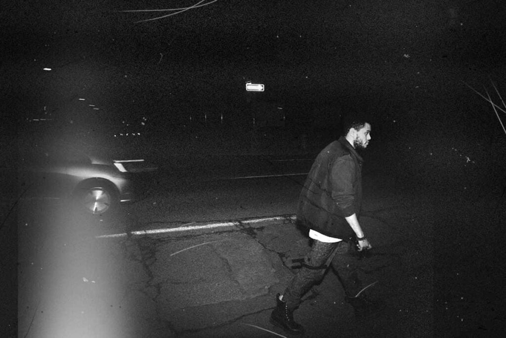 Moody Monochrome Wallpaper: The Weeknd Walking at Night
