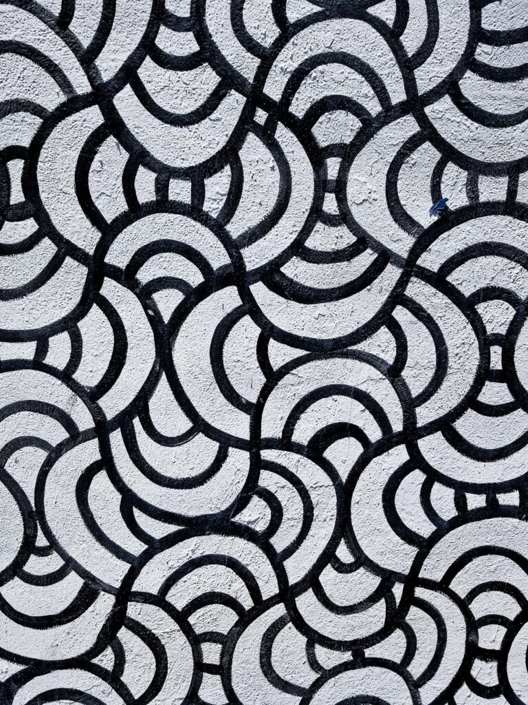 Monochrome Geometric Wallpaper: Abstract Circular Pattern Background