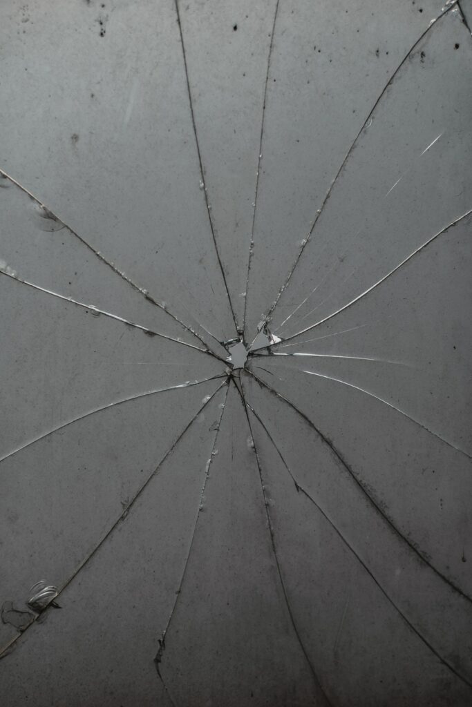 High-Res Cracked Glass Wallpaper: Dramatic Monochrome Patterns