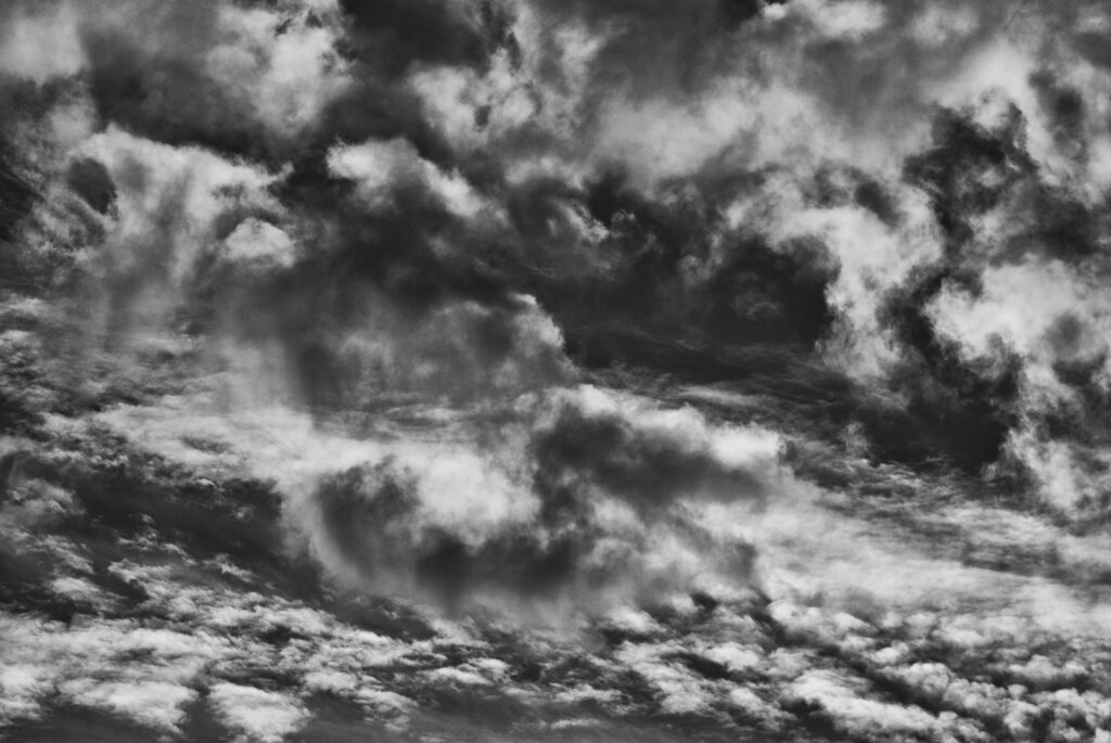 Dramatic Monochrome Cloud HD Wallpaper - Intricate Textures
