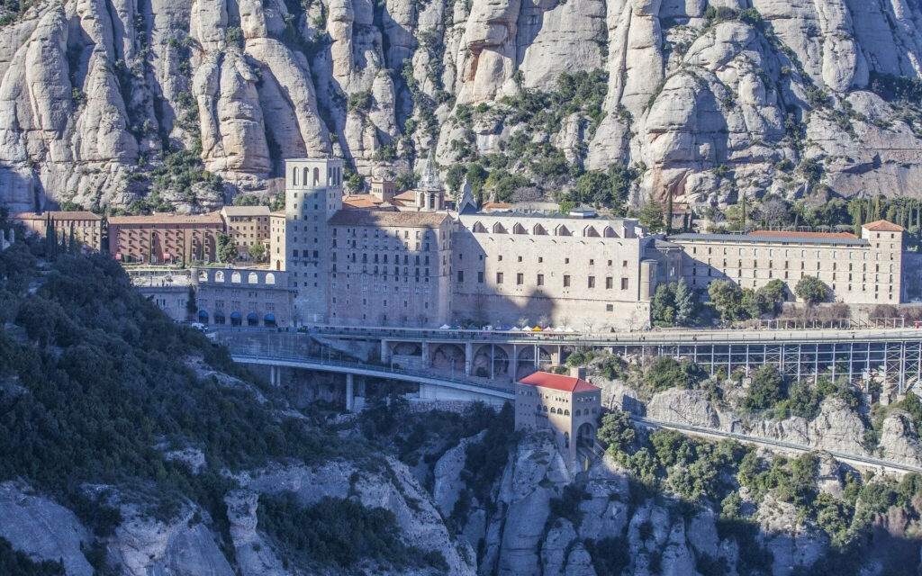 Montserrat Mountains Wallpaper: Scenic Views & Historic Monastery