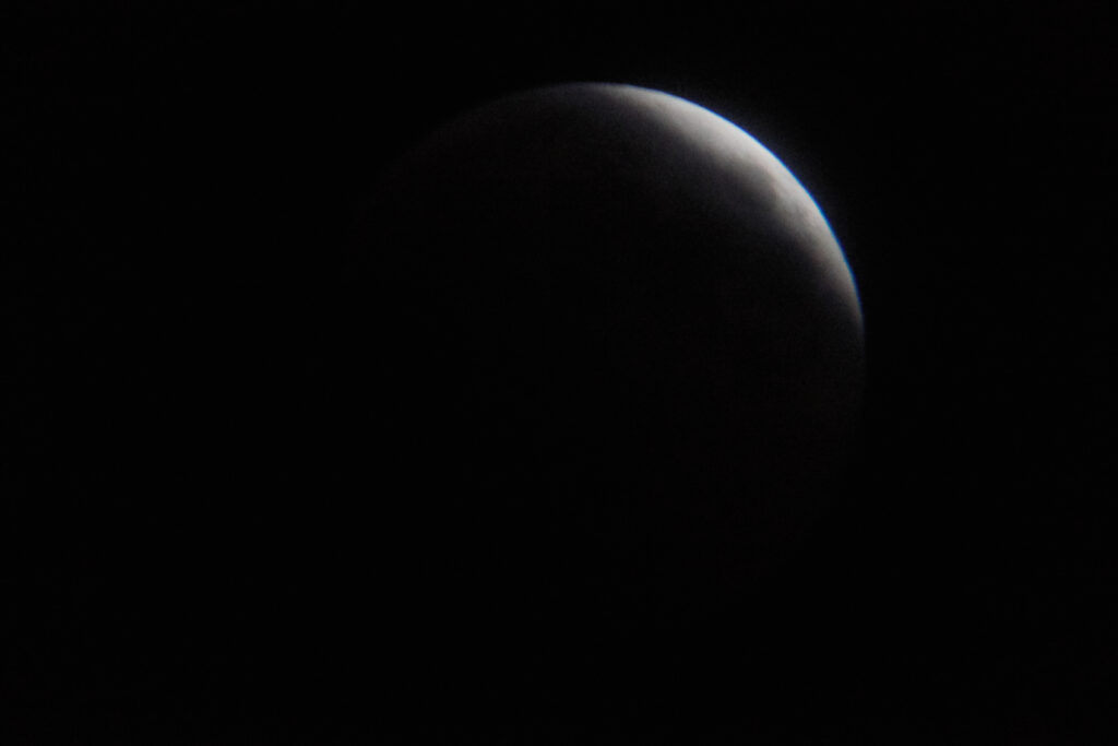 Moody Minimalistic Sphere Wallpaper - High-Resolution 5472x3648