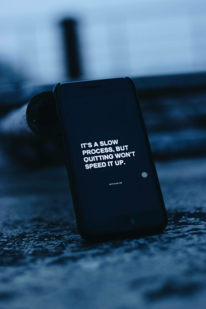 Motivational Quote Wallpaper for Perseverance on Smartphone Screen