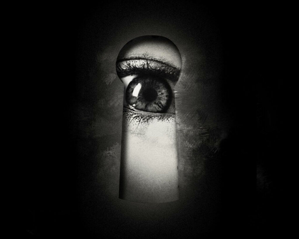 Intriguing Eye Wallpaper: A Mysterious Keyhole Vision