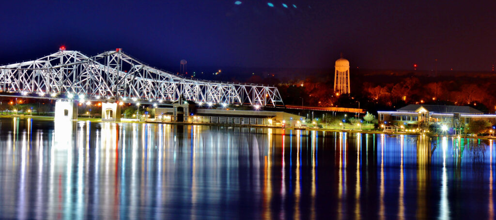 Stunning Natchez-Vidalia Bridge Night Wallpaper - Mississippi River