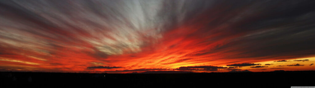 Capturing Nature's Splendor: A Breathtaking Encounter with a Scarlet Sunset Wallpaper