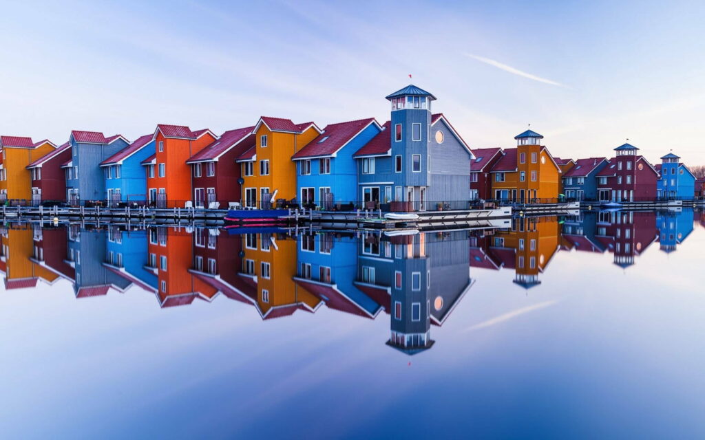 Netherland's Magnificent Lake-Side Architecture: A Cool Fusion of Houses in HD Wallpaper Background