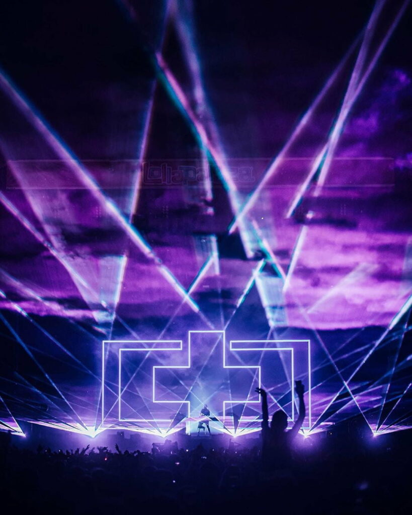 Electrifying Night Party with Martin Garrix: Mesmerizing HD Phone Wallpaper