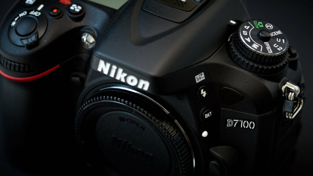 High-Definition DSLR Wallpaper: Nikon's Impressive D7100