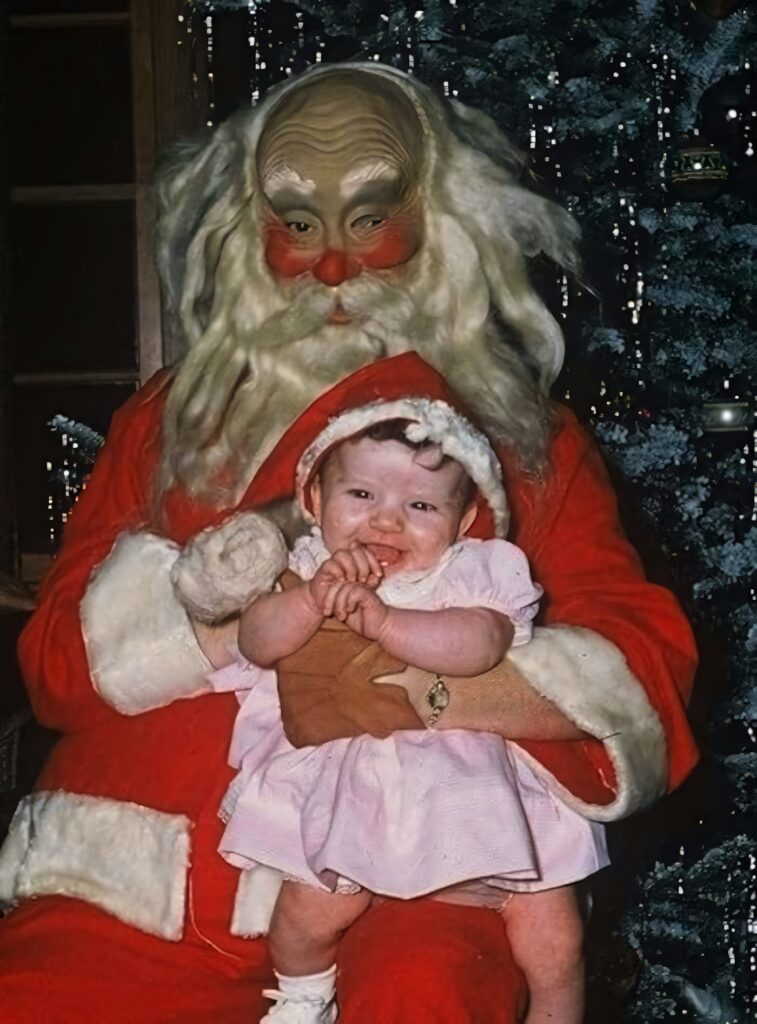 Vintage Santa Claus & Baby Wallpaper: Nostalgic Holiday Charm