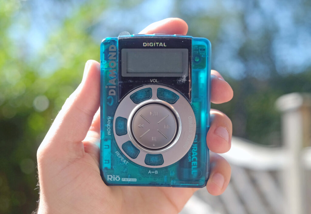 Retro Rio Diamond MP3 Player: Nostalgic Aesthetic Wallpaper Background