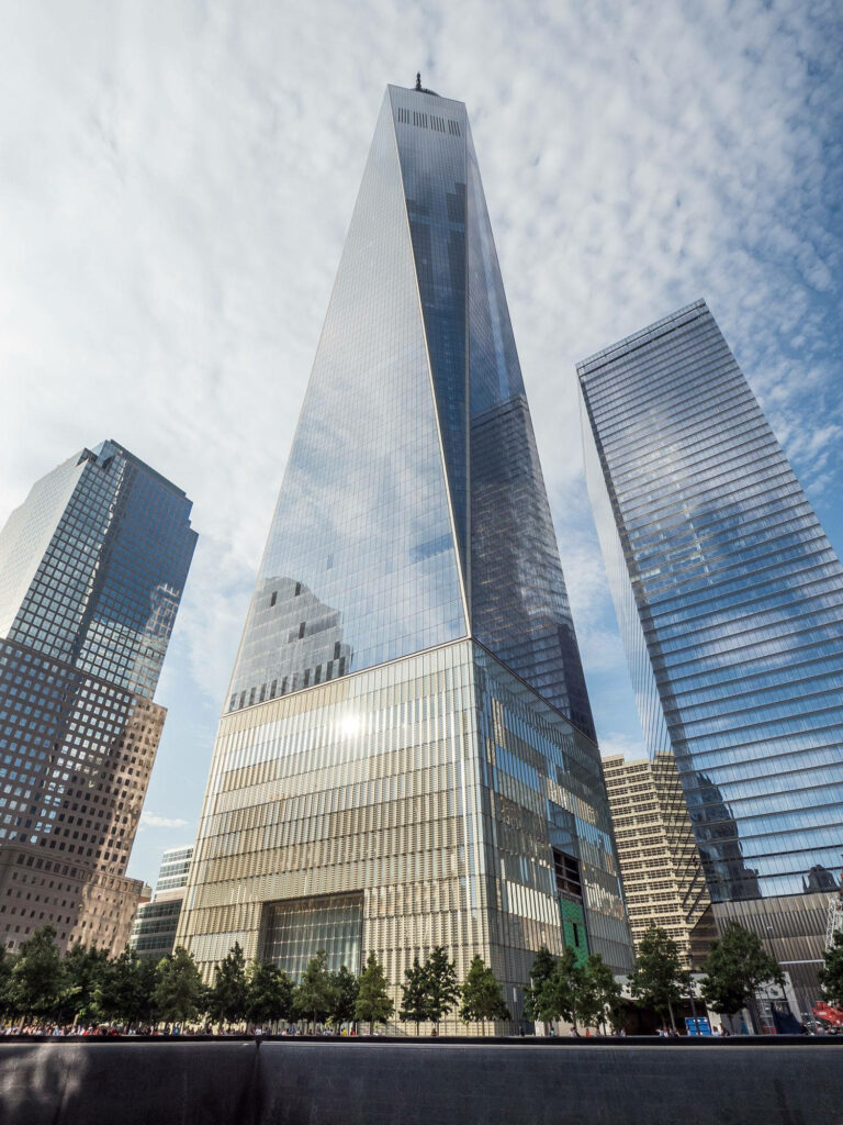 One World Trade Center: High-Rise Tower Wallpaper Against Blue Sky