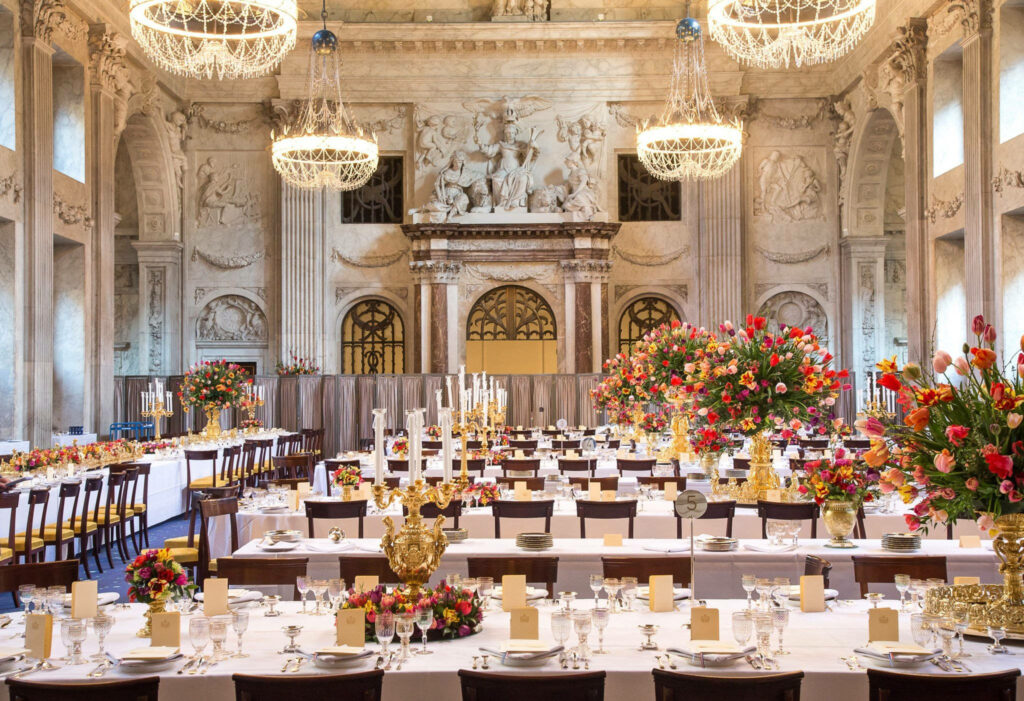 Regal Amsterdam Royal Palace Dining Area Wallpaper Background