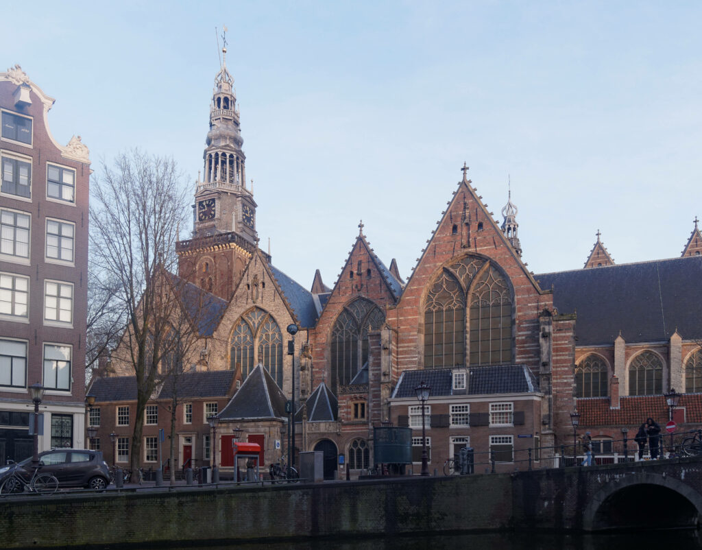Stunning Oude Kerk Wallpaper: Gothic Architecture & Canal View