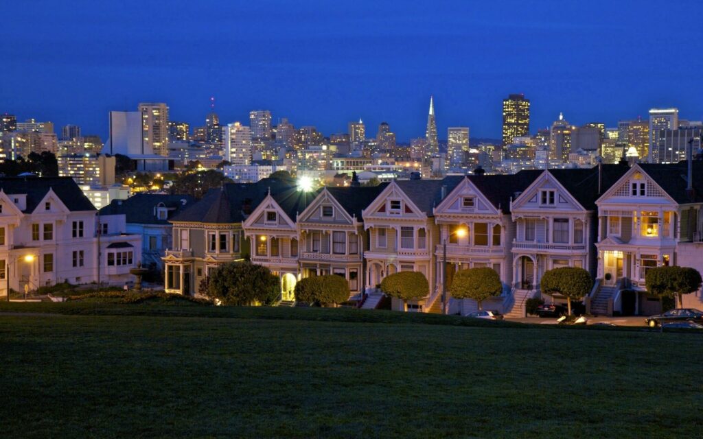 Evening Wallpaper: Iconic Painted Ladies & San Francisco Skyline