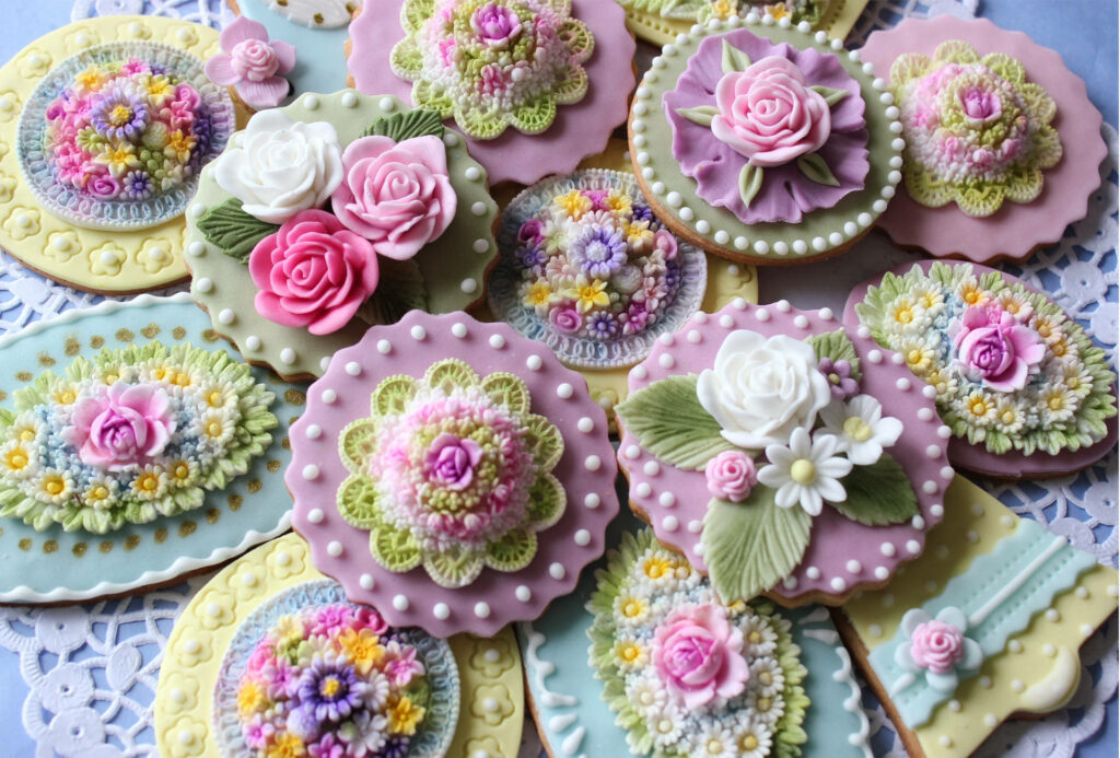 Elegant Floral Fondant Cookies Wallpaper in Pastel Colors
