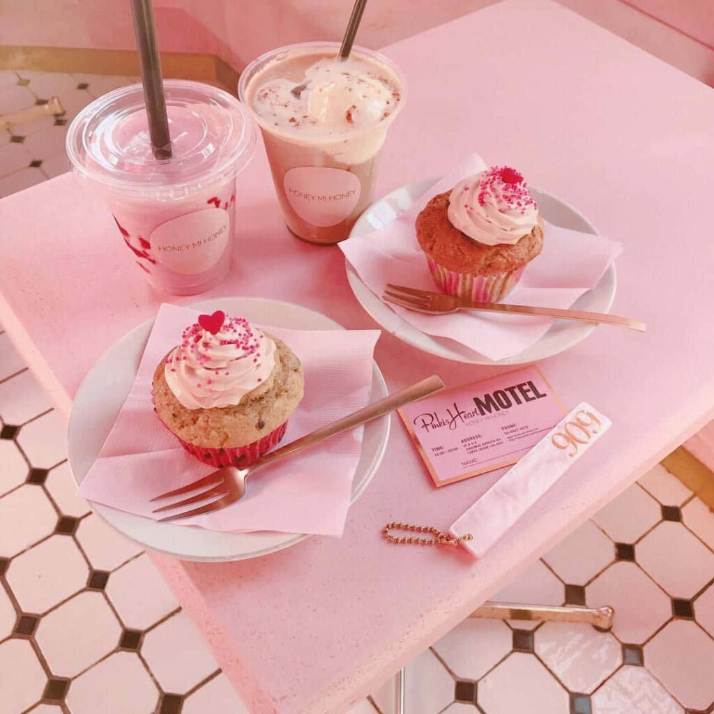 Pastel Pink Cupcake Setup with Refreshing Drinks - Cozy Wallpaper