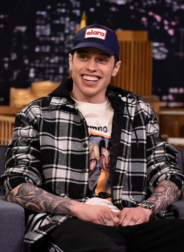 Pete Davidson Casual Style Wallpaper from The Tonight Show Set