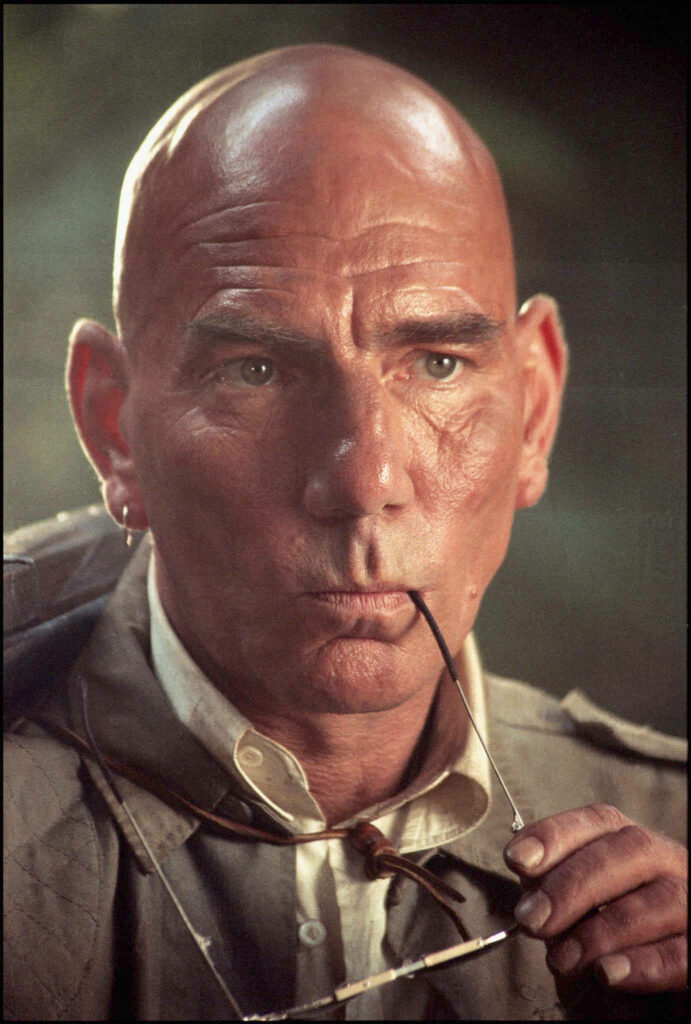 Pete Postlethwaite as Roland Tembo - Jurassic Park Wallpaper
