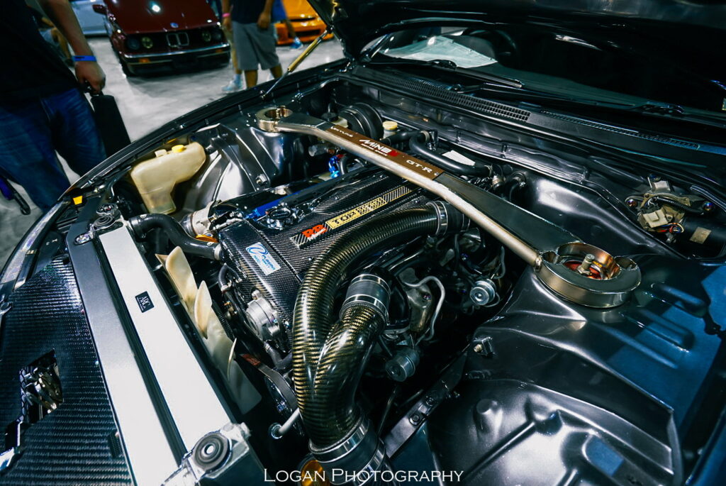 Powerful Performance: BCNR33 GT-R Skyline Roaring with Top Secret Upgrades Wallpaper