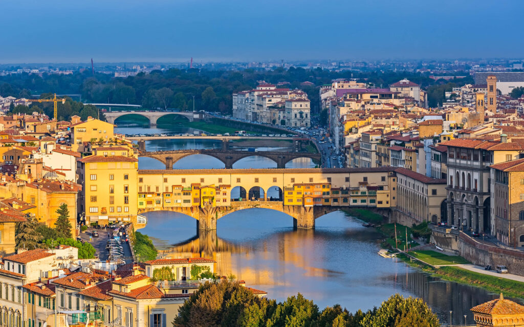 Premium Ponte Vecchio Wallpaper: Historic Florence River Reflections