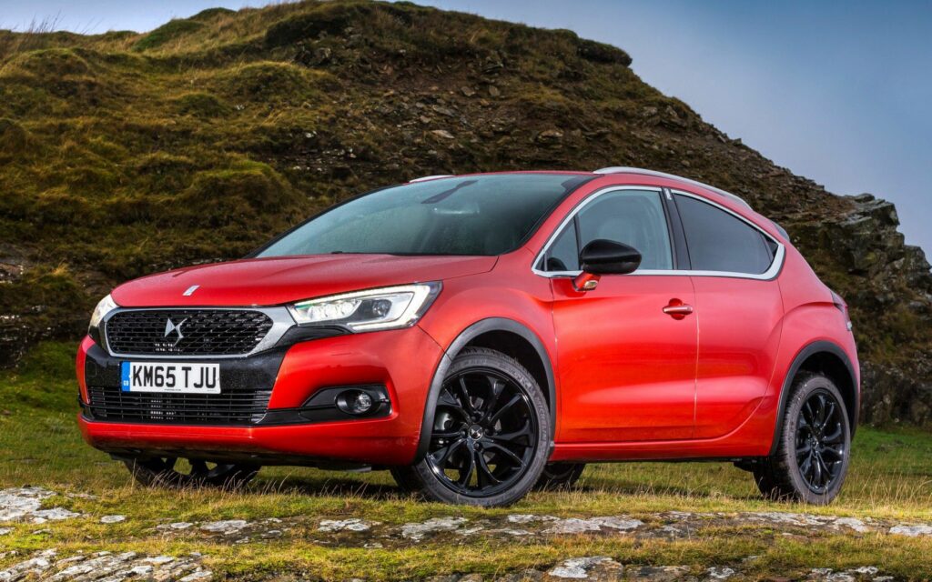 Red Citroën DS 4 Crossback Wallpaper: Adventure Meets Sleek Design