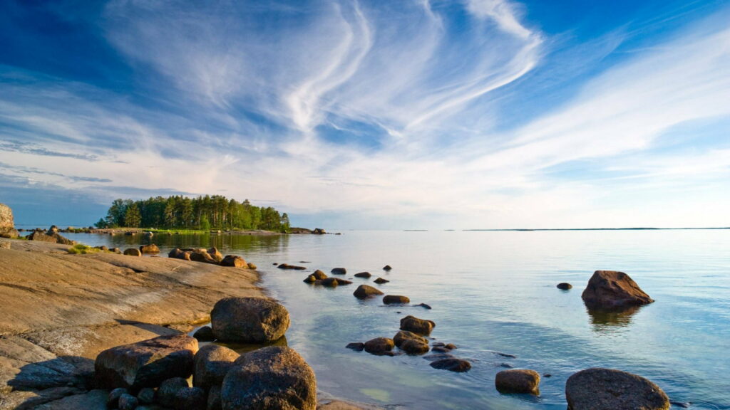Finnish Coastal Delight: Nature's Fun-Filled Ocean Escape - HD Wallpaper with Stunning Sea Background