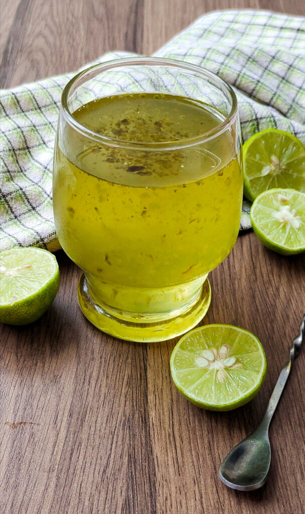 Vibrant Kaffir Lime Juice Wallpaper with Fresh Citrus & Rustic Charm