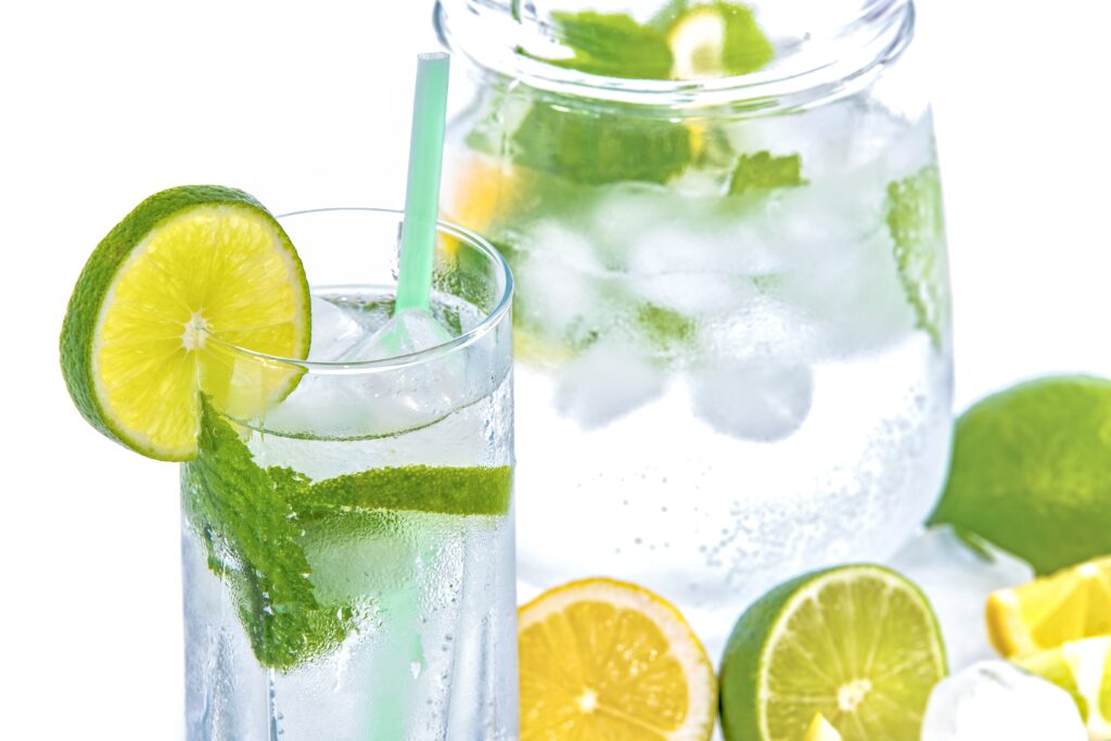 Refreshing Summer Wallpaper: Lemon Lime Water & Mint Chill