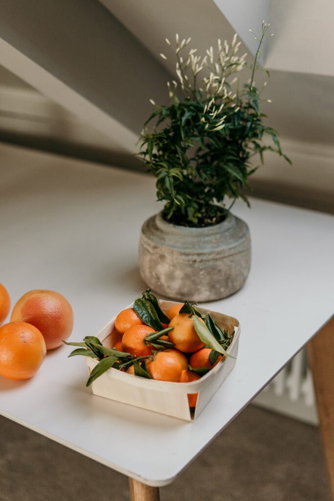 Vibrant Tangerine Wallpaper: Fresh and Minimalistic Aesthetic