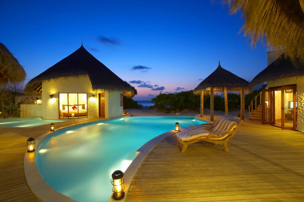 House of Serenity: A Captivating Relaxation Haven with Breathtaking Sky Wallpaper