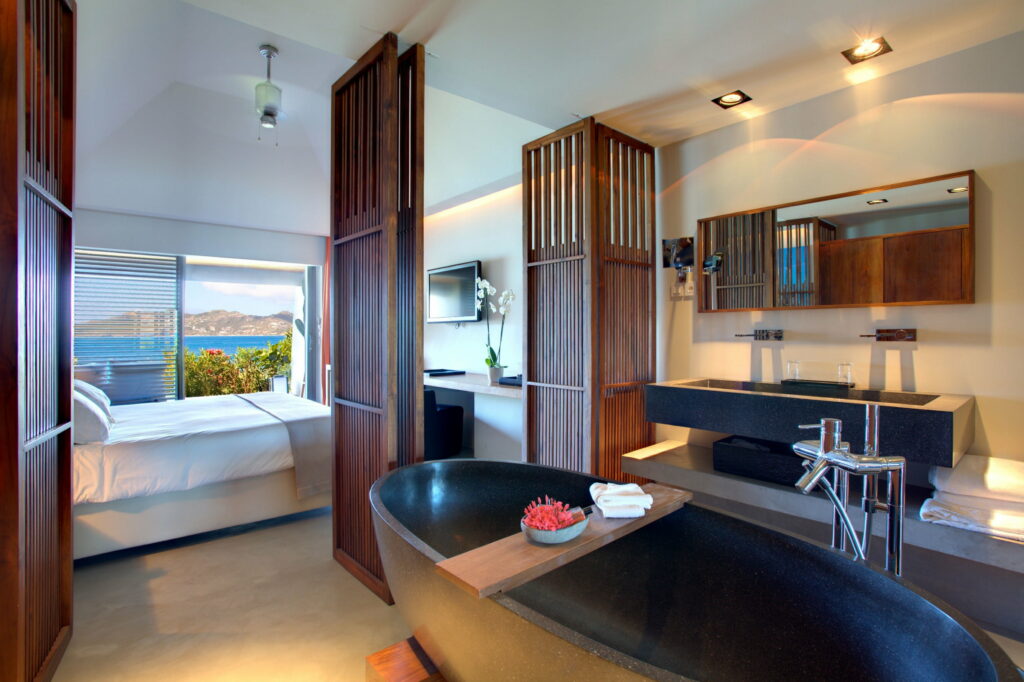 Lavish Retreat: Captivating HD Wallpaper of a Luxurious Home Room