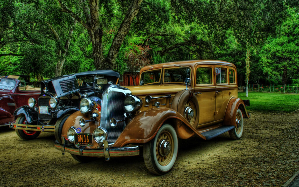 Retro Ride: Vintage-Inspired Laptop Backdrop with Classic Car Charm Wallpaper