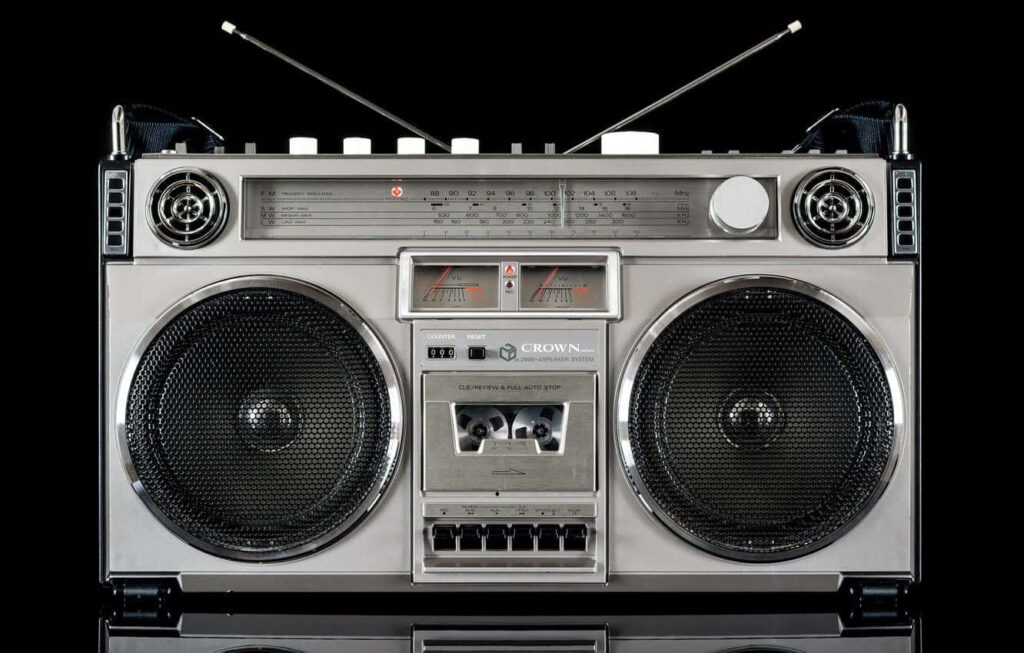 Vintage Boombox Wallpaper: Retro Design with Nostalgic Vibe