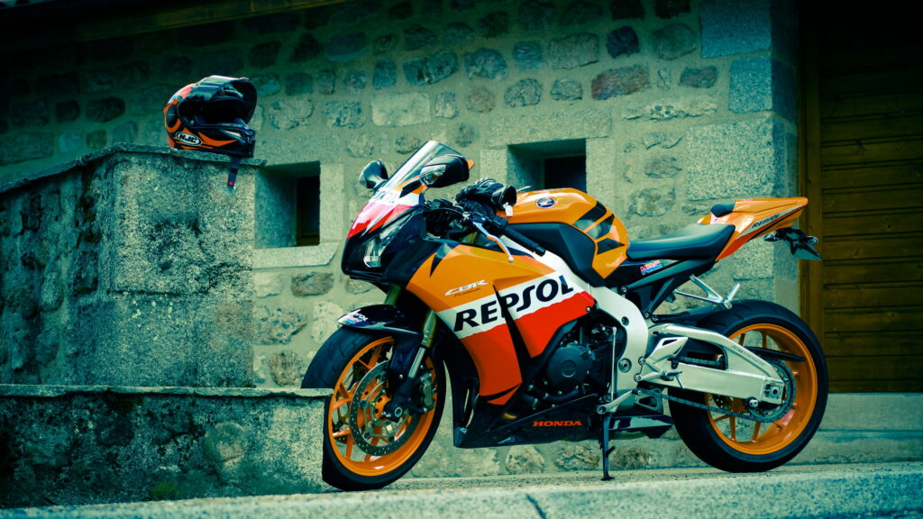 Speed and Style: A Captivating Honda CBR Repsol Affair in Stunning 4K Wallpaper