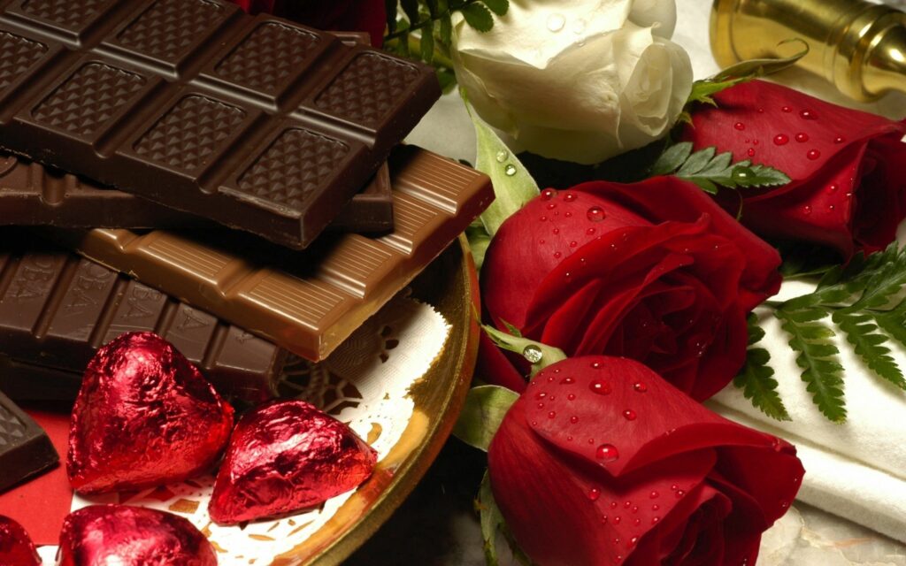 Romantic Wallpaper: Chocolate Bars & Roses for Sweet Elegance